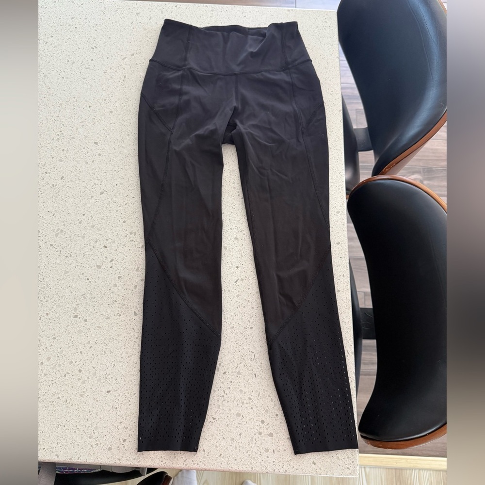 Lululemon Black Women's High-Waisted Leggings size 6